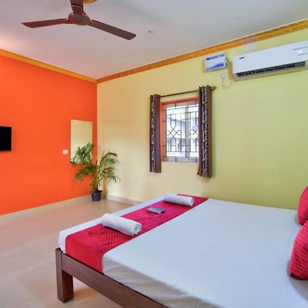 Hotel Savita Calangute Kültér fotó