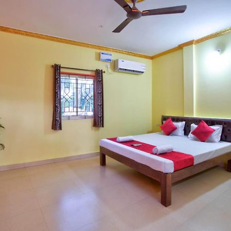 Hotel Savita Calangute Kültér fotó